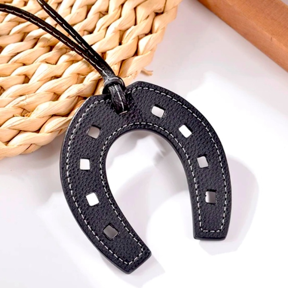 🆕 Equestrian Lucky Horseshoe Bag Tag or Keychain - Black 🐴